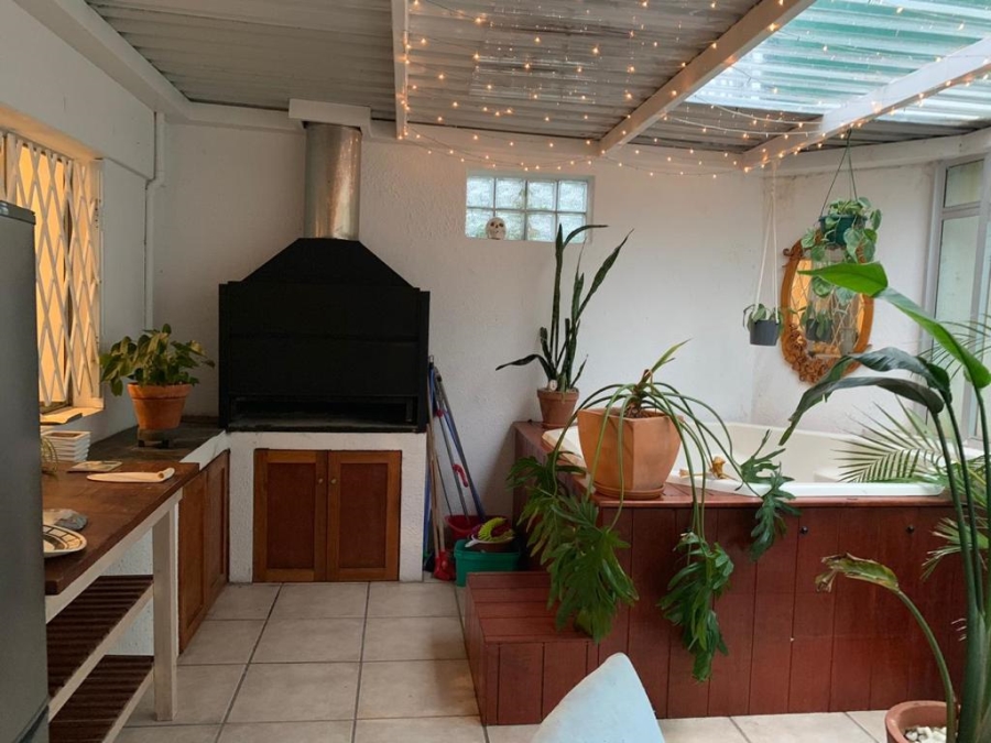 3 Bedroom Property for Sale in Vredehoek Western Cape